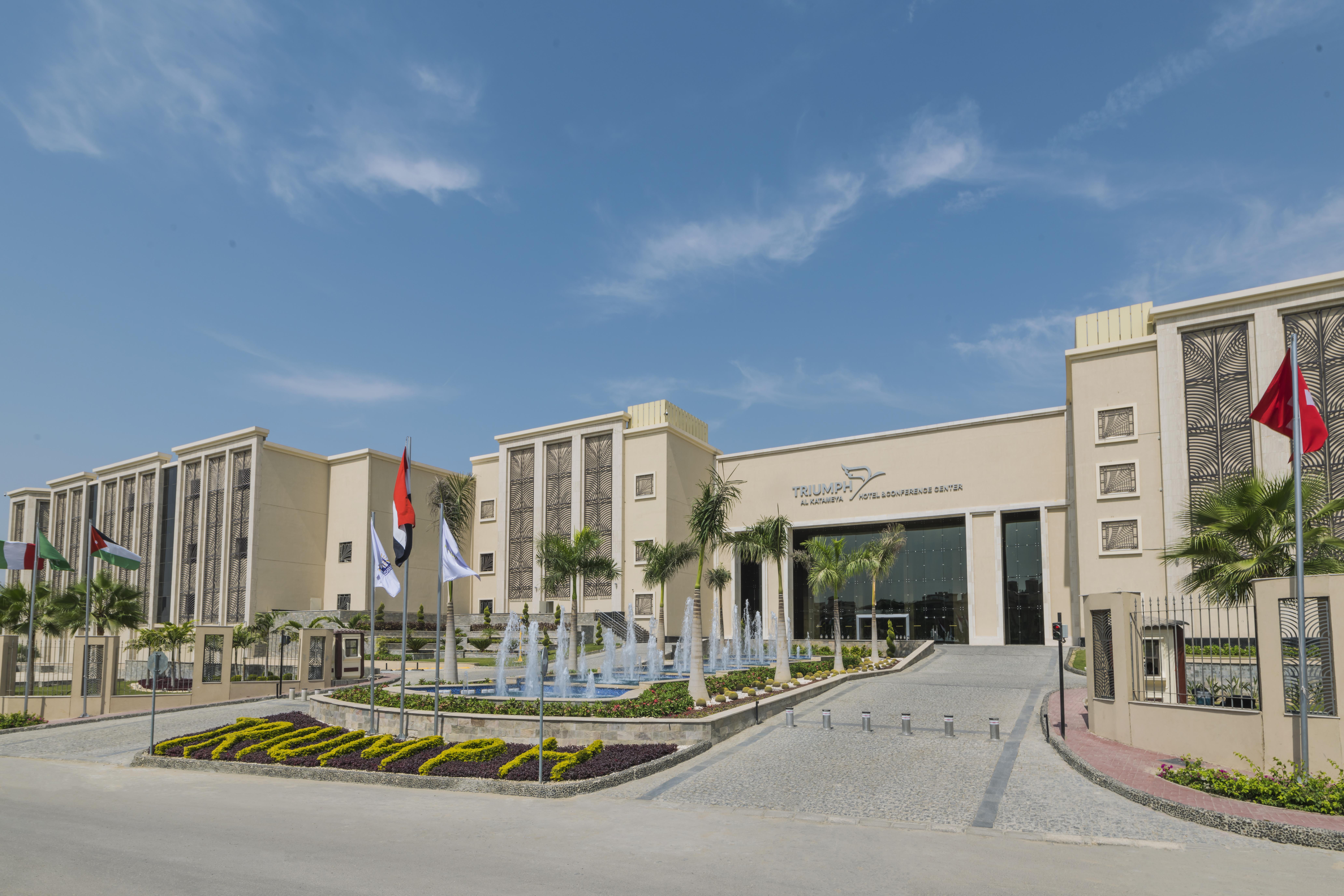 Triumph Luxury Hotel Kairo Exterior foto Arab Academy for Science, Technology and Engineering and Research