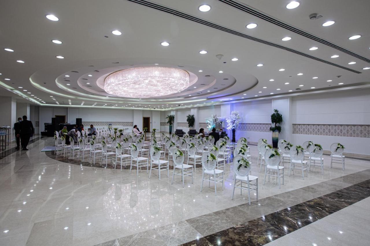 Triumph Luxury Hotel Kairo Exterior foto The ballroom