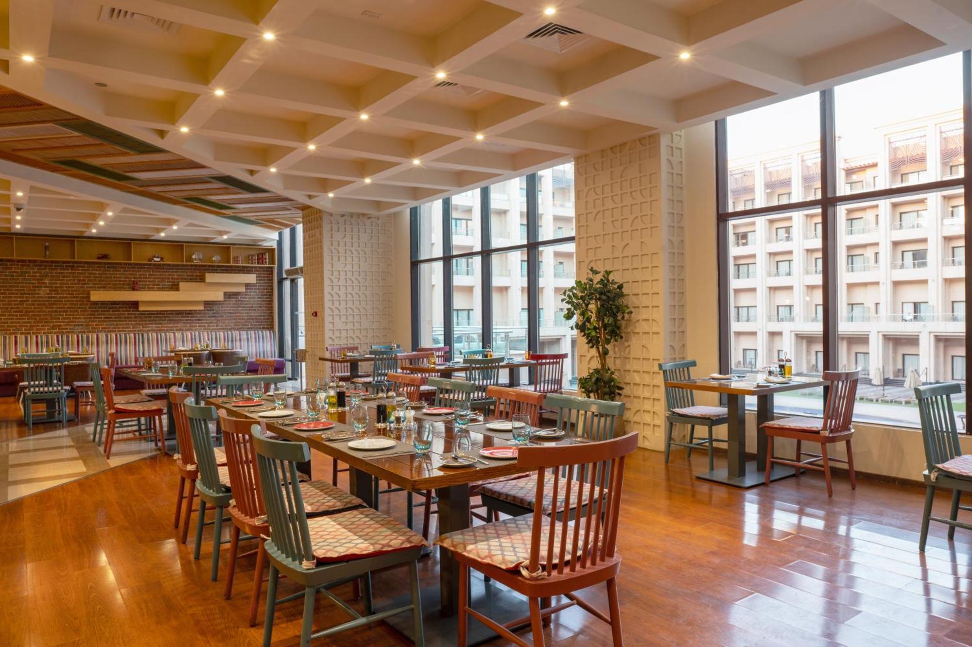 Triumph Luxury Hotel Kairo Exterior foto The restaurant